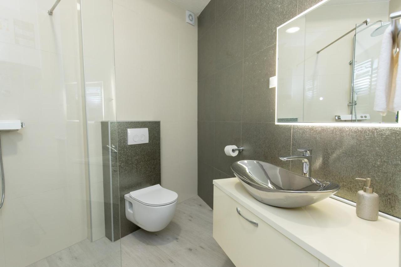 אוסילק Apartmani I Sobe Pejacevic מראה חיצוני תמונה