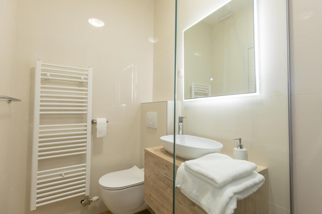 אוסילק Apartmani I Sobe Pejacevic מראה חיצוני תמונה
